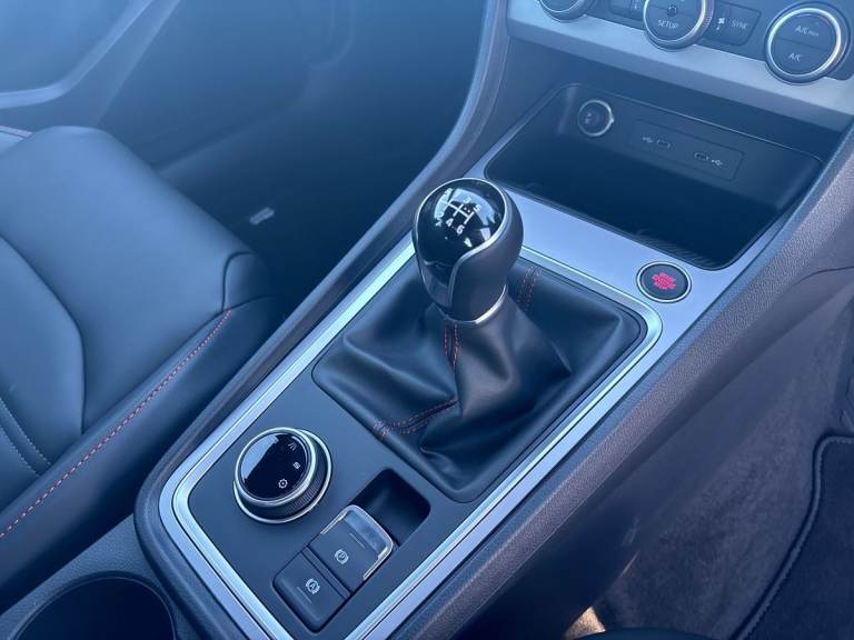 2025 SEAT Ateca 1.5 TSI EVO FR Black Edition 5dr Estate PETROL Manual