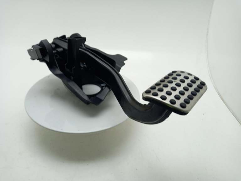 2021 Mercedes E Class Brake Pedal