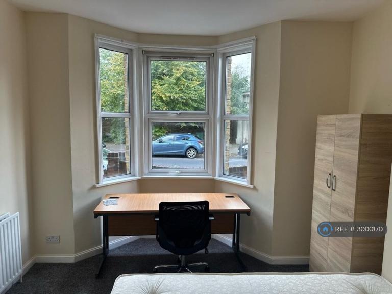 4 bedroom house in Denmark Road, London, SE5 (4 bed) (#3000170)
