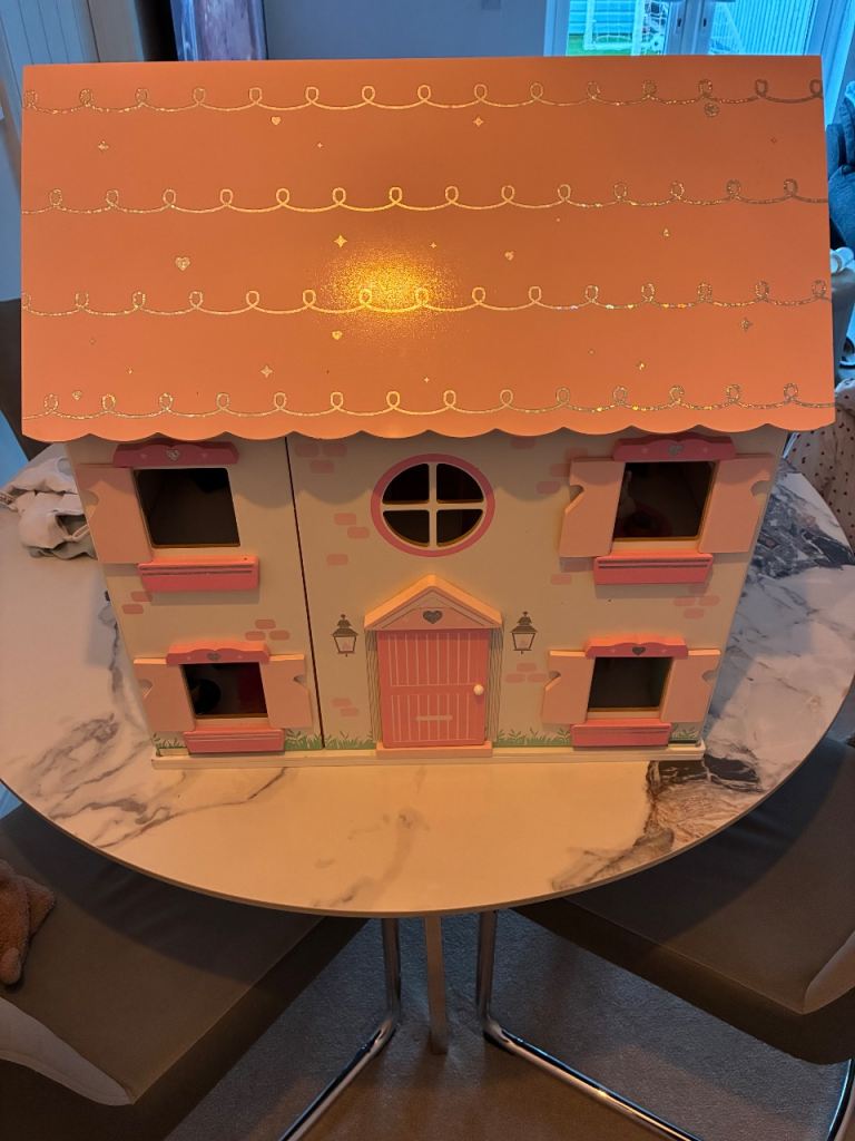 Doll house 