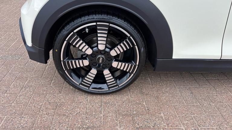 2022 MINI Hatch 2.0 Cooper S Exclusive 3dr Auto Petrol Hatchback Hatchback Petrol Automatic