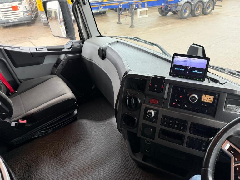 2019 RENAULT T520 6X2 TRACTOR UNIT 