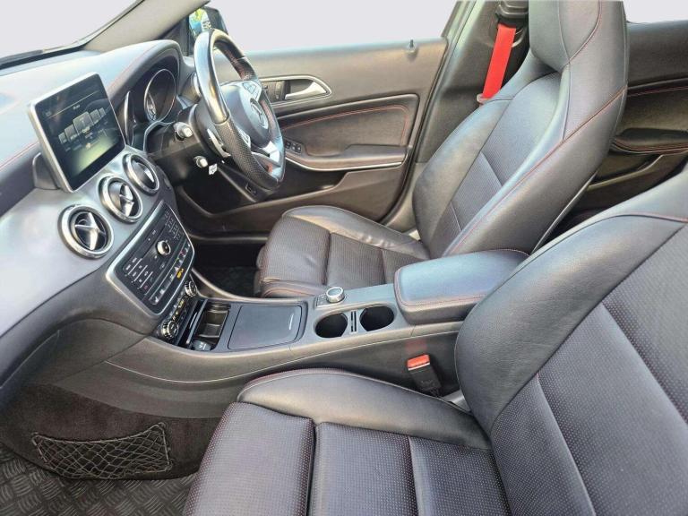 2016 Mercedes-Benz GLA GLA 220d 4Matic AMG Line 5dr Auto [Prem Plus] ESTATE DIESEL Automatic