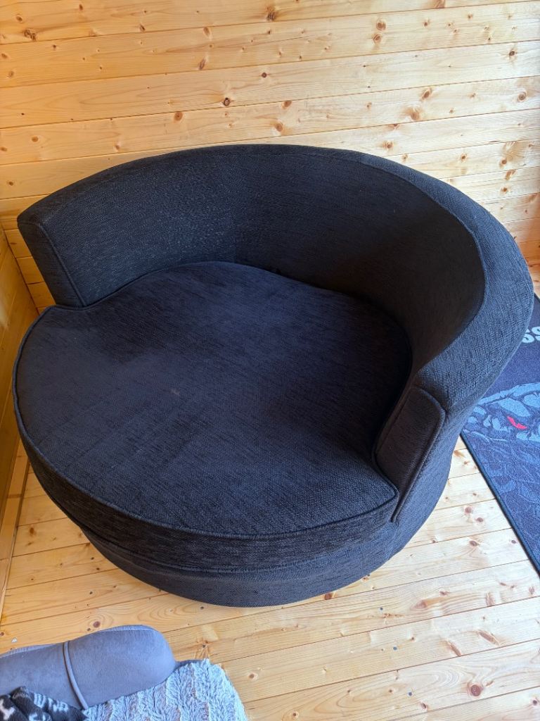 Large DFS Cuddle love round chair seat sofa