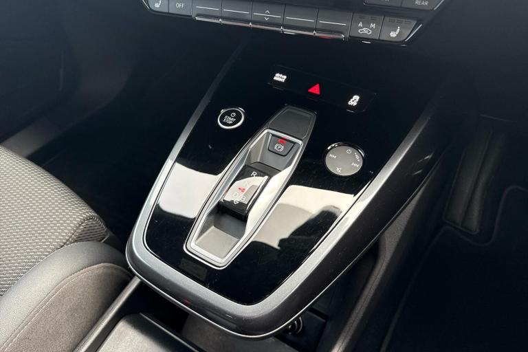  Audi Q4 E Tron 40 S Line Suv 5dr Electric Auto 82kwh 204 Ps Electric