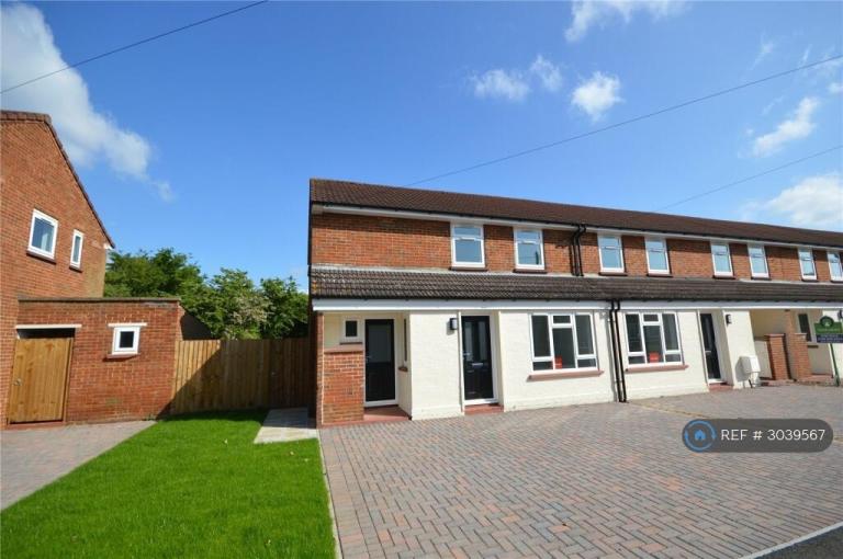 3 bedroom house in Beavers Crescent, Hounslow, TW4 (3 bed) (#3039567)