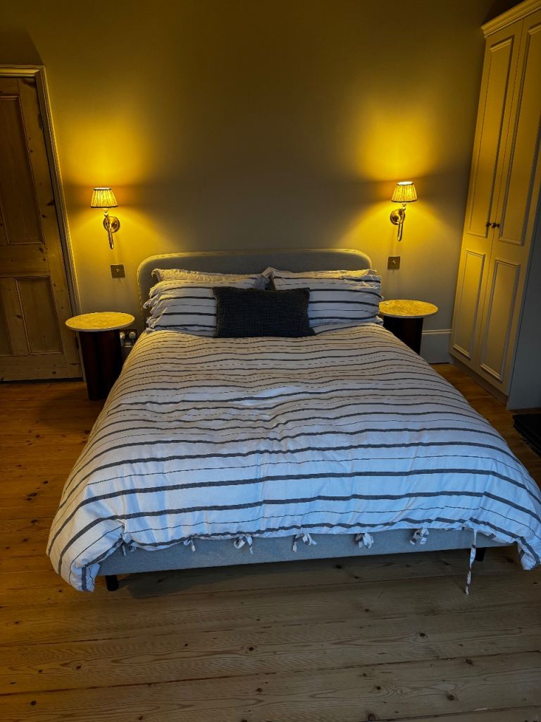 Kingsize Bed & Mattress