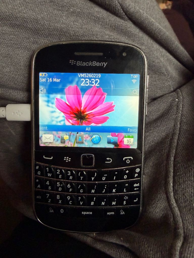 BlackBerry bold 9900