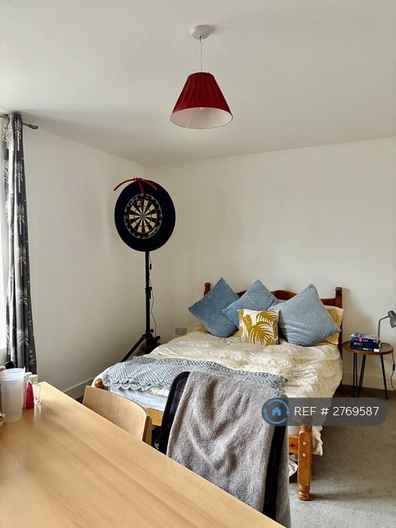 4 bedroom flat in Fishponds Road, Fishponds, Bristol, BS16 (4 bed) (#2769587)