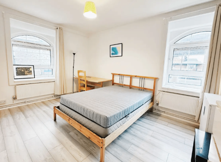 Double room- Bow/Bromley-by-Bow