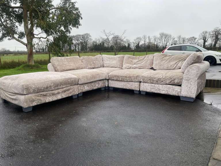Corner group sofa in compage crushed velvet £350 only 