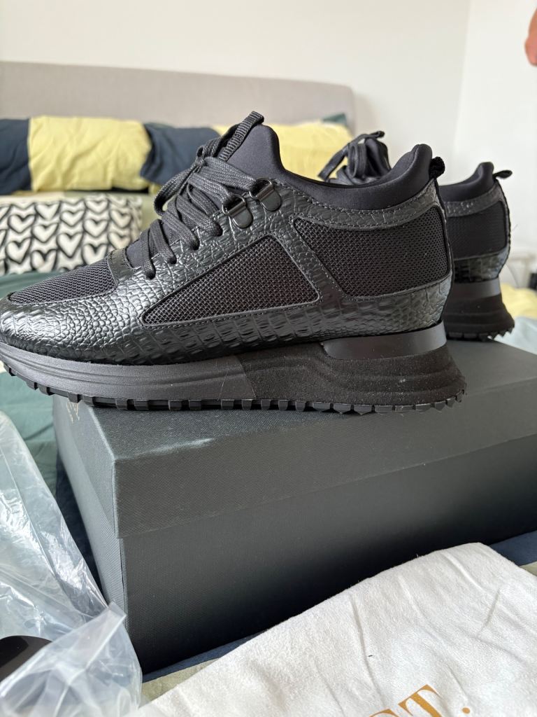 Mallet ladies trainers size 5 worn once 