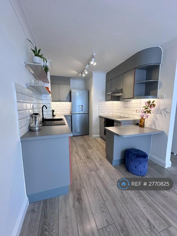 1 bedroom flat in Maltings Place, London, SW6 (1 bed) (#2770825)