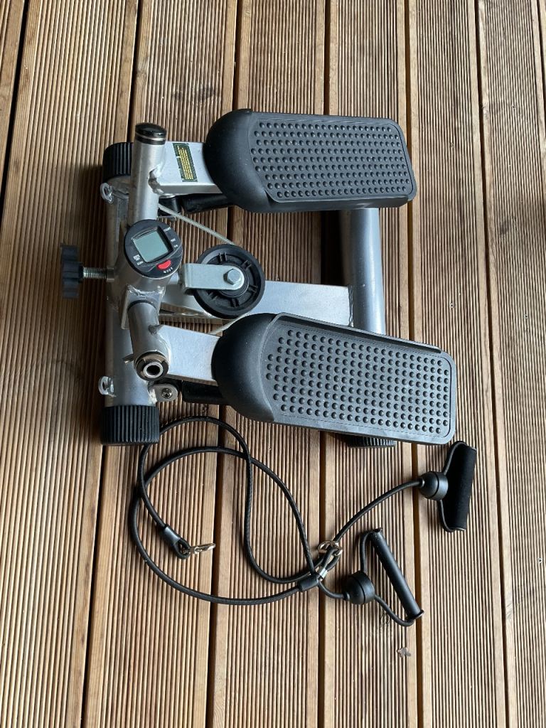 MINI HYDRAULIC STEPPER WITH RESISTANCE BANDS