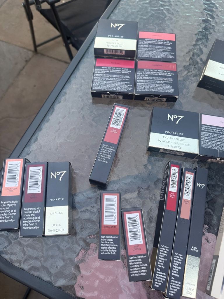 No7 Pro Artist Make-up Bundle - New & Unused