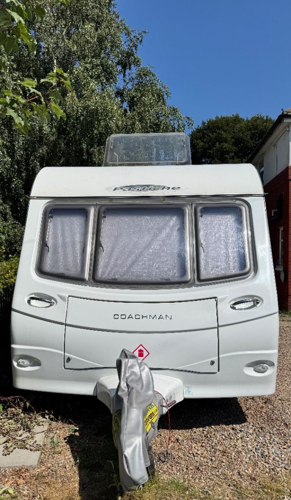 2009 Coachman Pastiche 535/4 - Ready to Go with Air Awning, kit, AC, Motor Mover