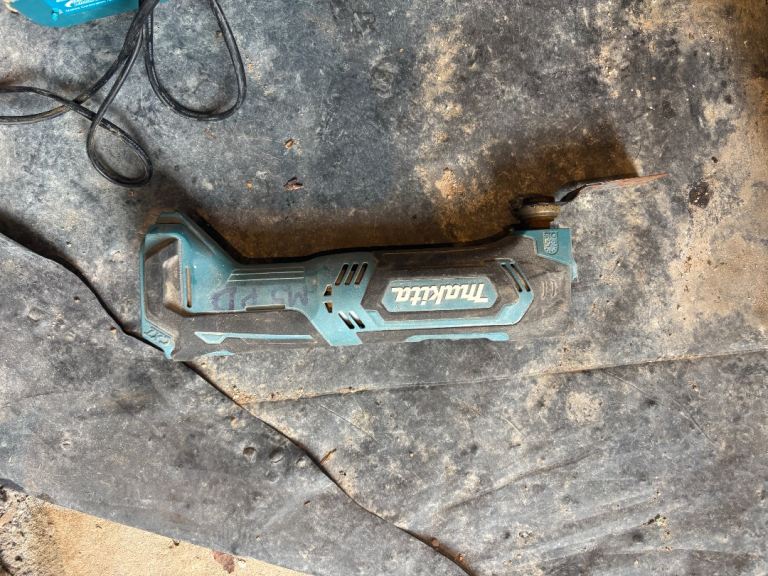 Makita Oscillating Multi-Tool - Fair Condition