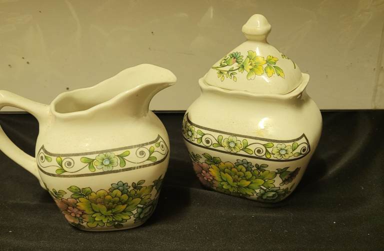 Small Grindley Pottery  Sandringham Floral Pattern  Cream Jug * Lidded Sugar (L)