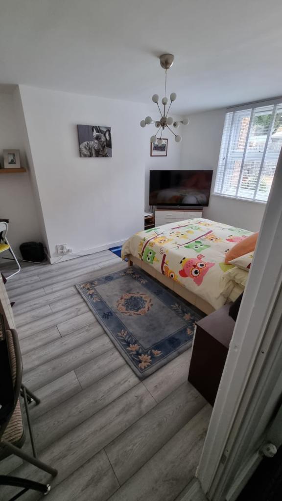 CRYSTAL PALACE FOR 2/3 BEDROOM HOUSE MOST SOUTH EAST AREAS 