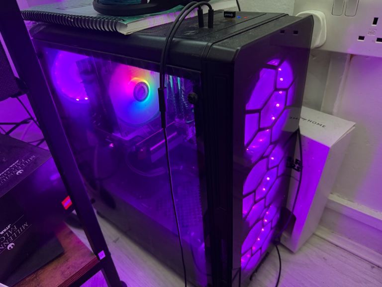 Gaming PC for sale includes 2 monitors and mouse + keyboard 