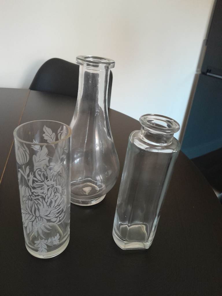 Glass bud vases