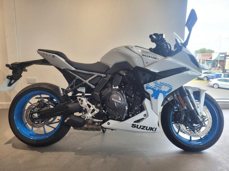 2026 SUZUKI GSX-8R **Pre-Registered Bargain**