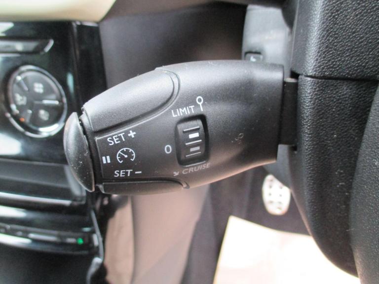 2018 DS Automobiles DS 3 1.2 PureTech Cafe Racer Euro 6 (s/s) 3dr HATCHBACK Petrol Manual