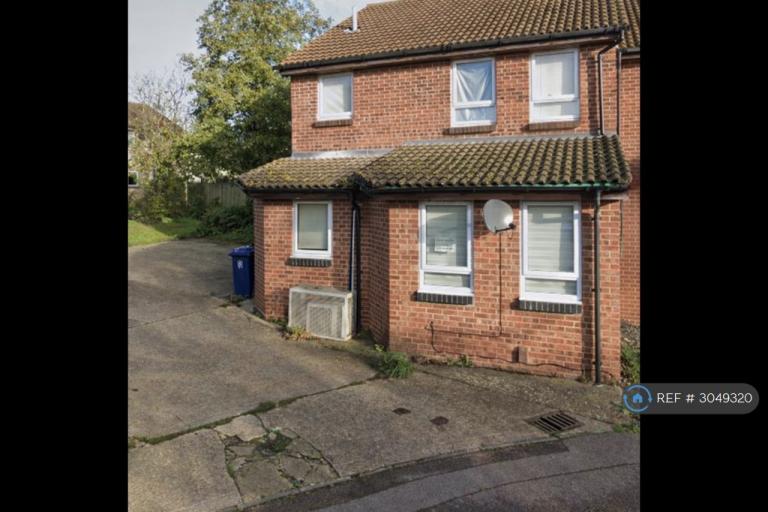 1 bedroom flat in Little Meadow, Bar Hill, Cambridge, CB23 (1 bed) (#3049320)