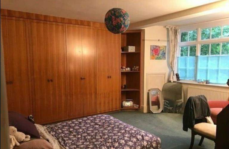 Lovely Large En-Suite Double Bedroom Close to Sea
