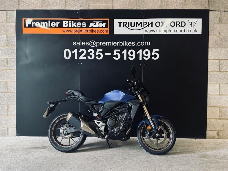 STUNNING LOW MILEAGE 2022/72 HONDA CB300R MOTORCYCLE 