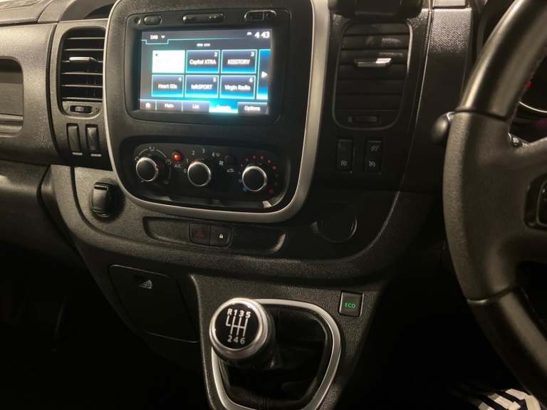 2021 Renault Trafic 2.0 dCi ENERGY 30 Sport LWB Standard Roof Euro 6 (s/s) 5dr PANEL VAN Diesel M...