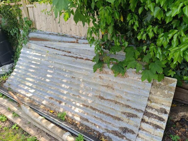 Galvanised corrugated steel sheets