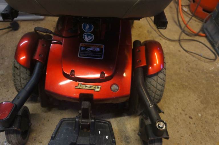 JAZZY PRIDE WHEELCHAIRT 