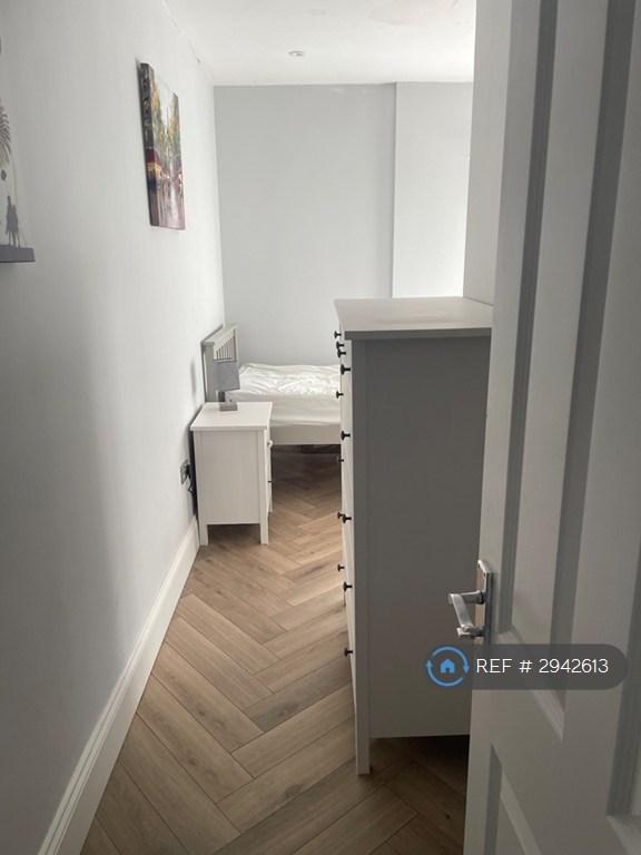 1 bedroom in Kelvin Close, Cambridge, CB1 (#2942613)