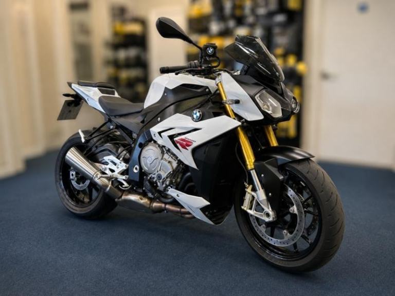BMW S1000R SPORT  ***5963 MILES***