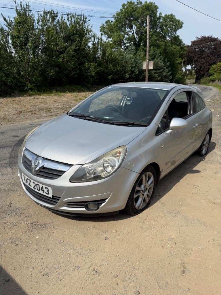 Breaking for parts 2010 Vauxhall Corsa A12XER ENGINE 