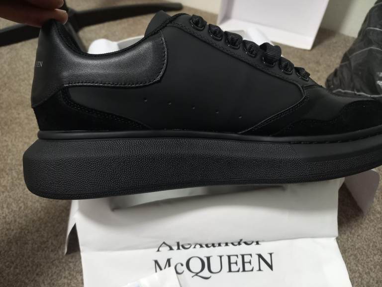 image for Original Alexender McQueen sneaker 45 EU