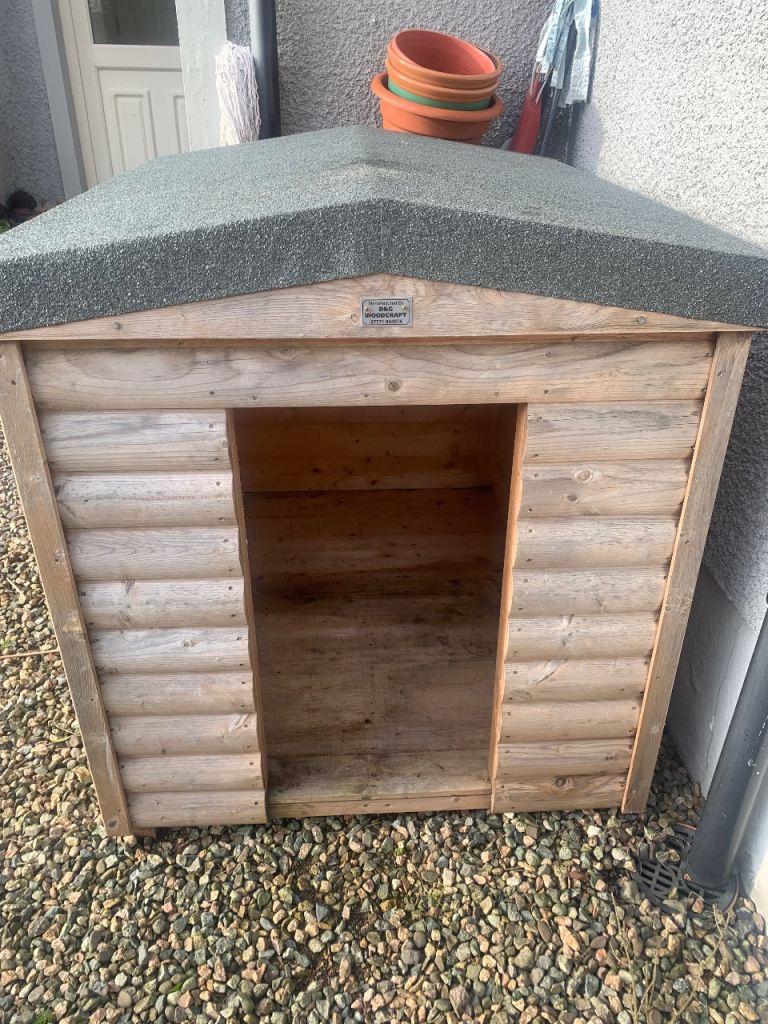 Wooden Dog Kennel