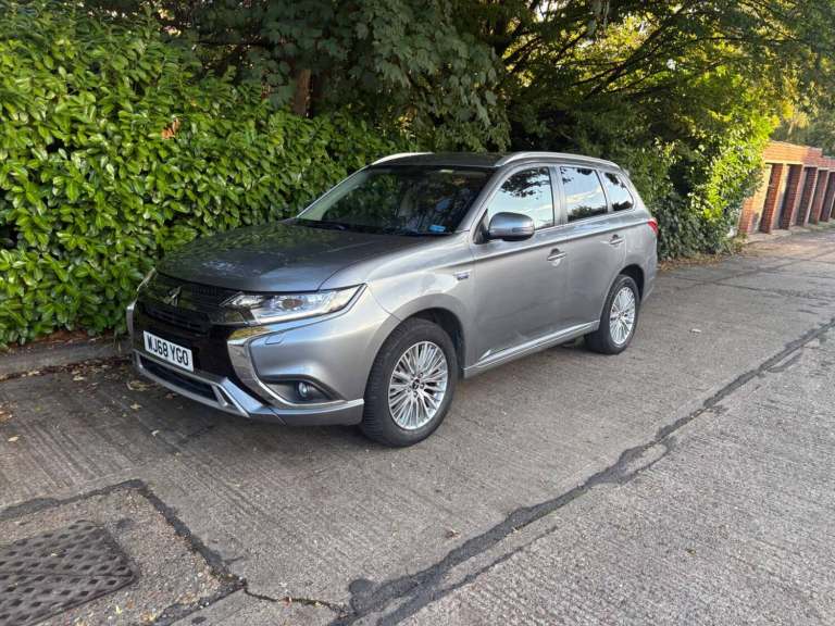 2018 Mitsubishi Outlander 2.4h TwinMotor 13.8kWh Juro CVT 4WD Euro 6 (s/s) 5dr