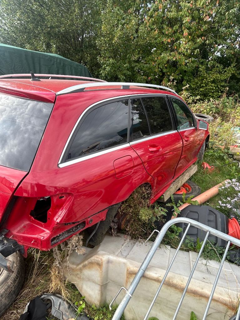 Mercedes C180 Estate W204 2012 BREAKING FOR SPARES / PARTS