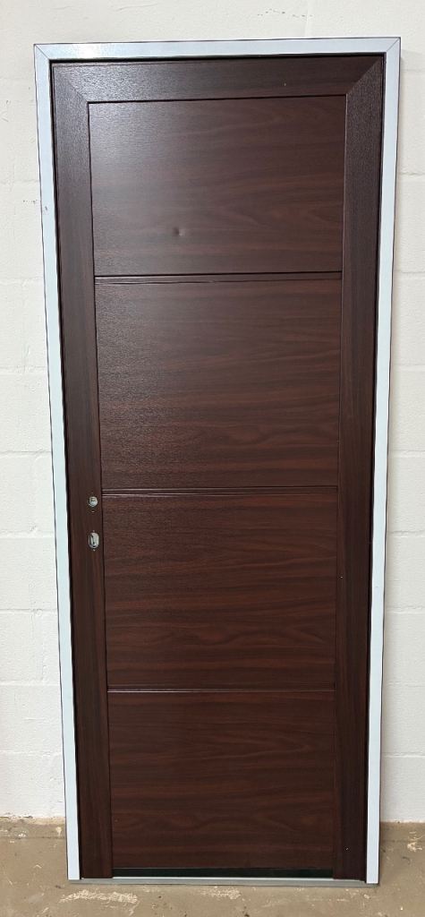 External personnel garage door