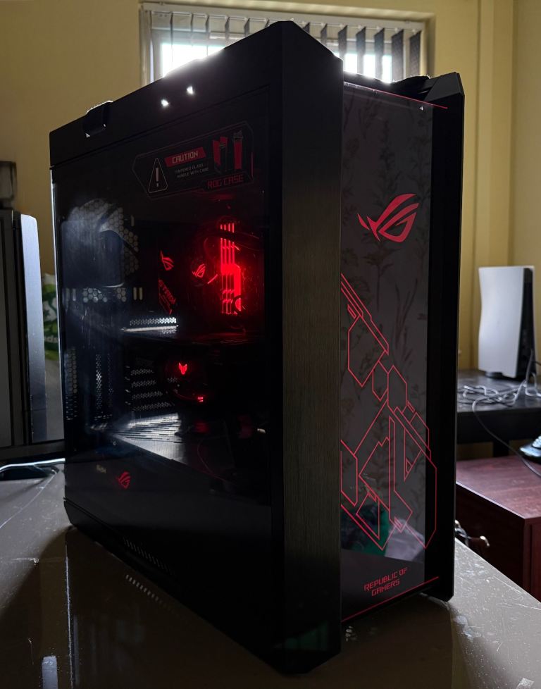ASUS ROG Strix Helios EATX Gaming PC Intel I7 10700k 32gb Ram Nvidia RTX 3070 OC