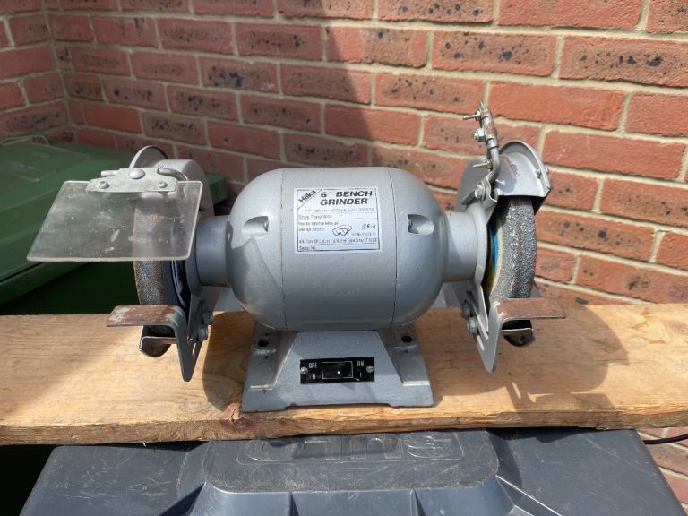 BENCH GRINDER 6 INCH 1/2 HORSEPOWER