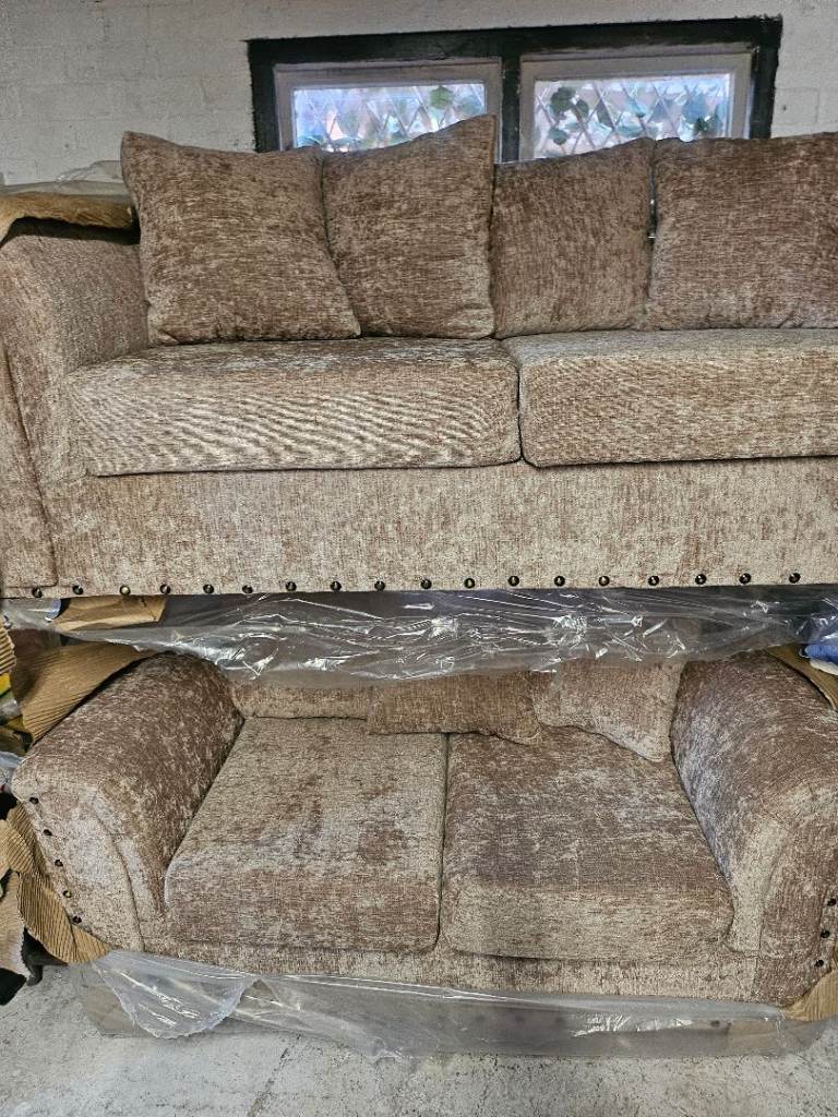 Brand new dfs 3+2 sofa set 