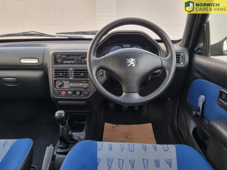 PEUGEOT 106 1.1 Independence Limited Edition 2002