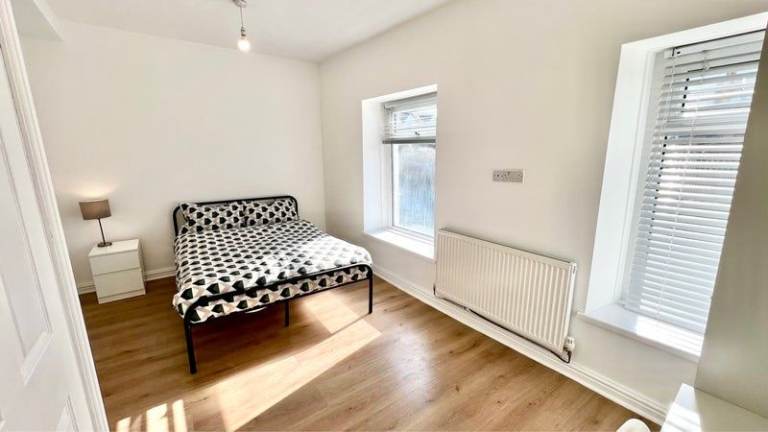 LEEDS DSS UC LCW PIP BENEFITS DOUBLE ROOM