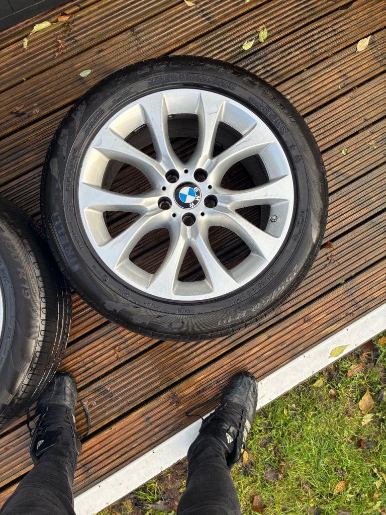 Genuine 19” BMW alloy wheels and tyres. 