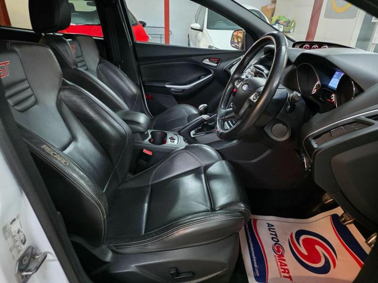 FORD FOCUS 2.0T EcoBoost ST-3 Euro 5 (s/s) 5dr 2014