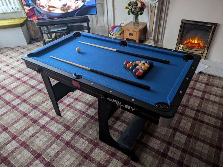 Riley 5Ft 2in1 Vertical Folding Pool Table