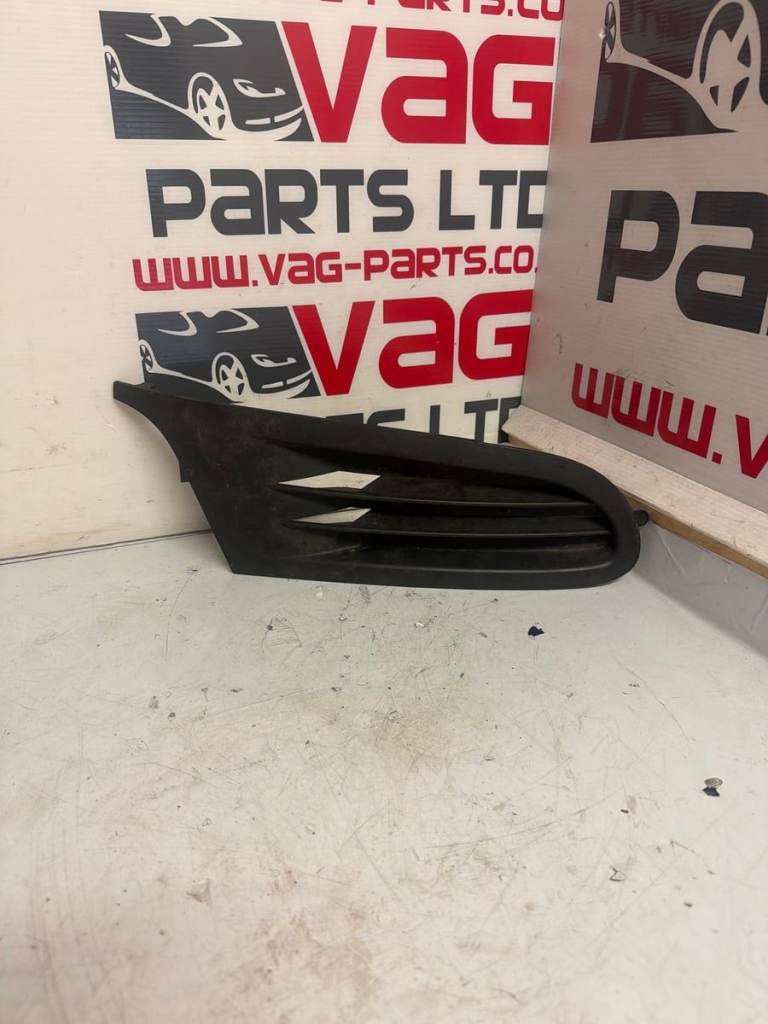 VW GOLF MK6 FRONT BUMPER RIGHT GRILL 2009 TO 2012 5K0853666A GENUINE